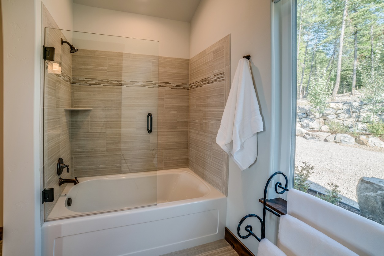 Shower & Tub Installation in Three Lakes